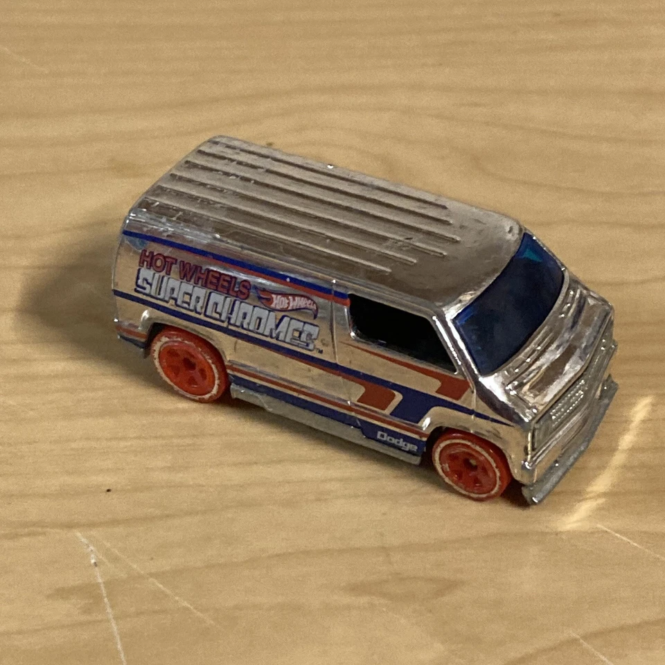 Hot Wheels 2007 Super Chromes Custom ‘77 Dodge Van Toy Car - Image 2 of 4