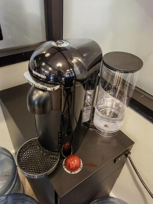Nespresso Delonghi ENV155BAE Vertuo Plus Deluxe Coffee Espresso Machine No Frot