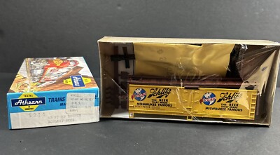 HO Kit Athearn 5211 40 Ft Wood Reefer Schlitz Beer NOS
