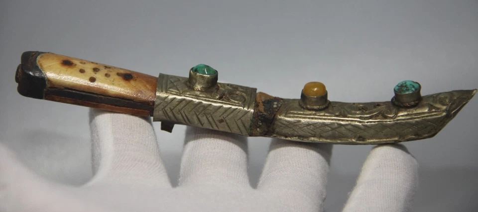 Maravilloso Mini Cuchillo de Cena Turquesa con Incrustaciones Budistas Antiguo Tíbet De Colección Foto 4 de 4