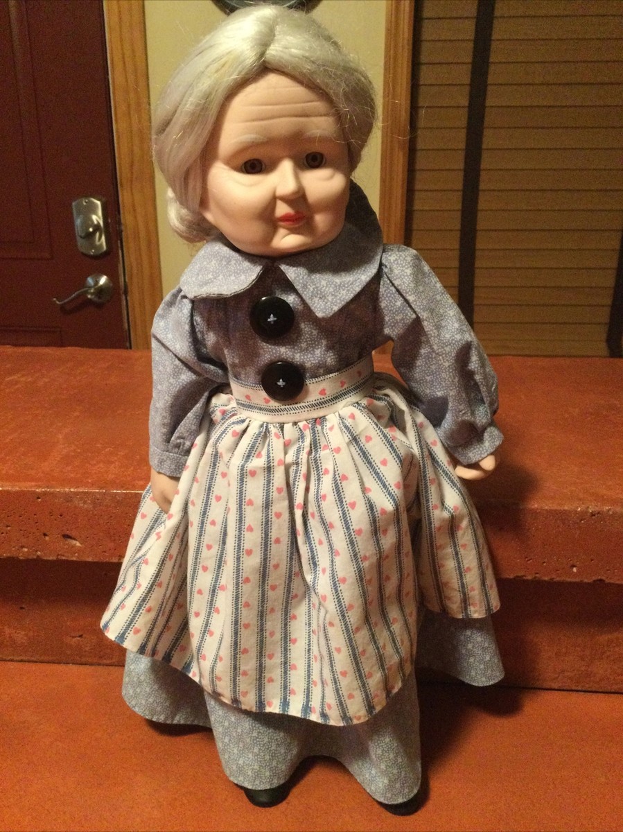 Granny Sweet Seller Doll お菓子売り人形　アンティーク Porcelain Grandma Doll called Grandma Day