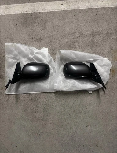 2001-05 Lexus IS300 Side Mirror Set