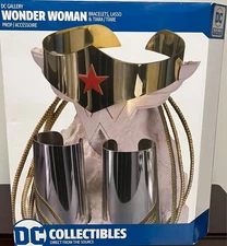 DC Gallery Direct Wonder Woman Tiara Bracelets Lasso Prop Replica New In Box!