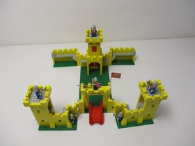 (AH 4) LEGO 375 YELLOW KNIGHTS CASTLE with original box and BA