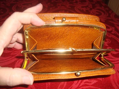 Bi-Fold Woman's Wallet Snap & Clasp Closures Tan Leather 5 1/2