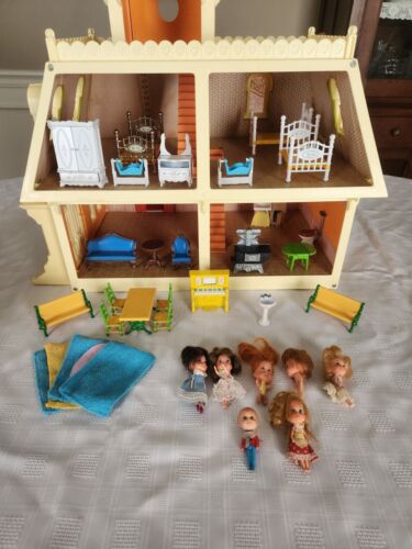 Rare and Collectible Vintage 1980 THE LITTLES Victorian Dollhouse w/ Accessories - Picture 1 of 6