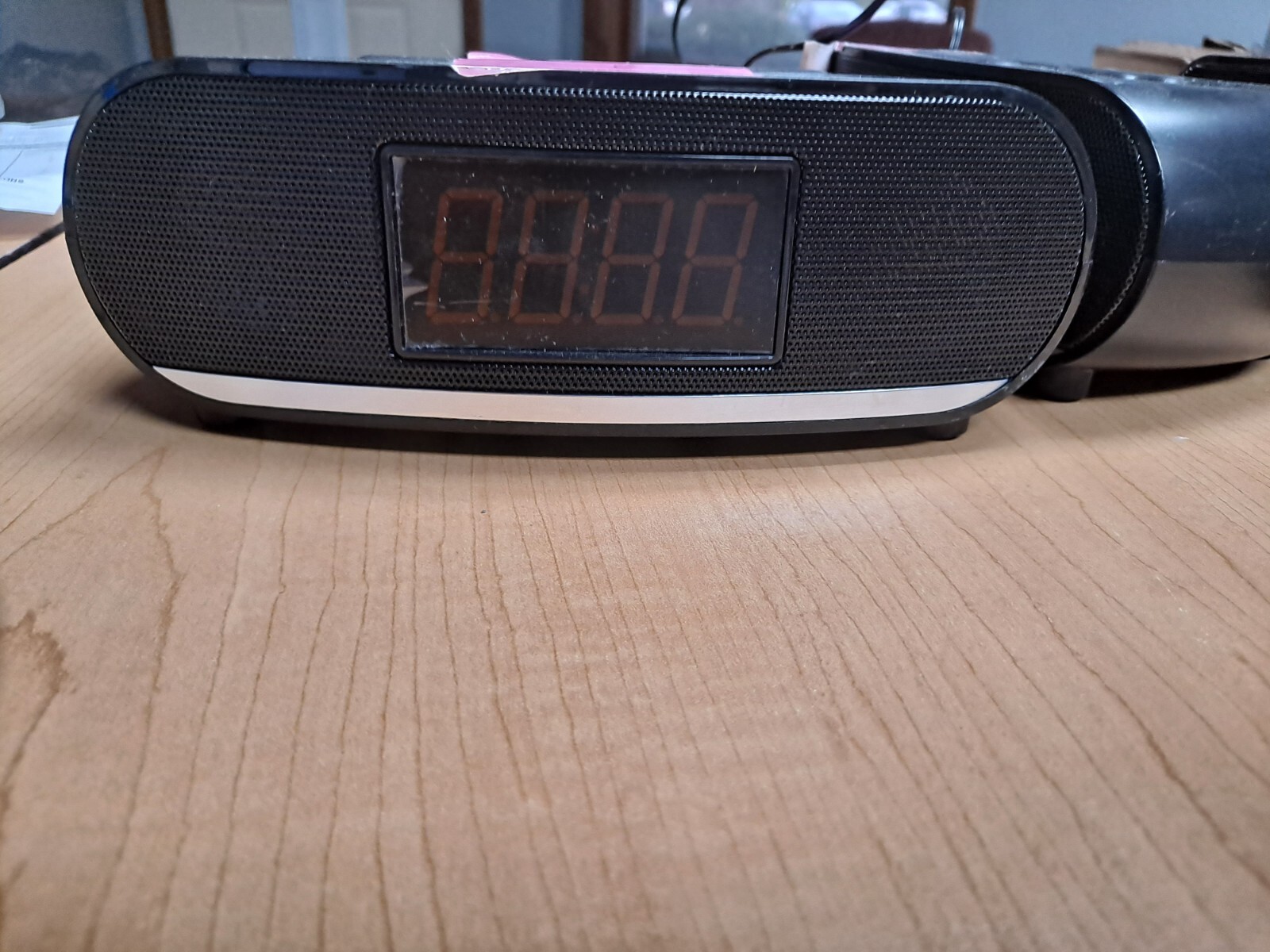 Sylvania SCR1997 USB Charging Port Bluetooth Alarm Clock FM Radio Aux Music Port