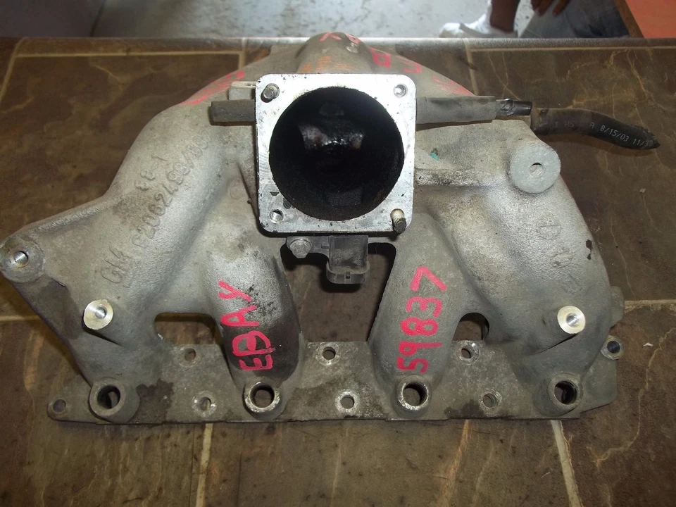 INTAKE MANIFOLD 2004-2007 CHEV OPTRA 04-05 SUZUKI FORENZA 2005 RENO OEM - Image 3 of 4