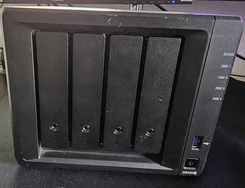 Synology DS420+ 4Bay NAS - 16TB (4x 4TB Ironwolf drives + 2 NVMe cache slots)