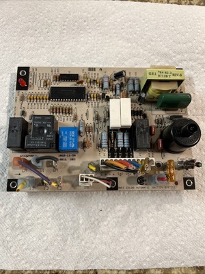 Carrier LH33WP003A Furnace Control Board 1068-11-SA 1068-83-117A REV- B