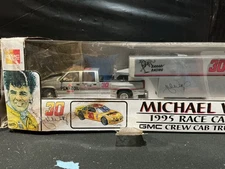BROOKFIELD COLLECTORS GUILD - GMC CREW CAB TRUCK/HAULER [MICHAEL WALTRIP]