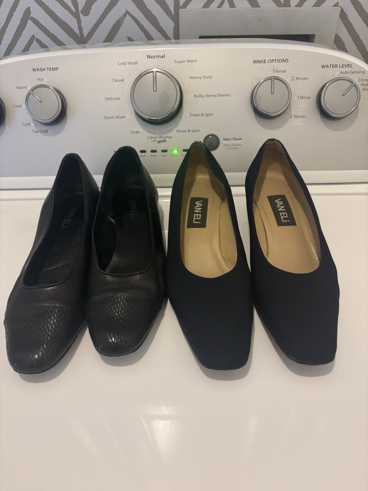 Vaneli Black Leather Square Toe Cap Toe Slip On Flats Women's Size 8.5N