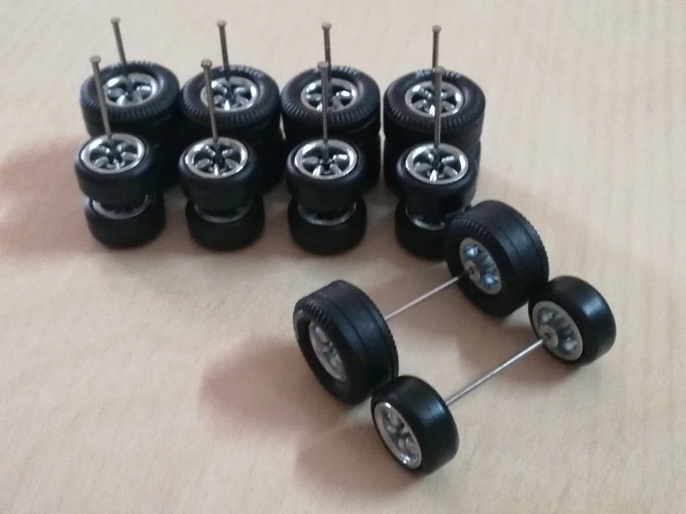 RUEDAS DE GOMA R/R HOT WHEELS 5 RADIOS NEUMÁTICOS 3 JUEGOS RUEDA CHEVY GASSER TAMAÑO 1/64 Foto 3 de 4