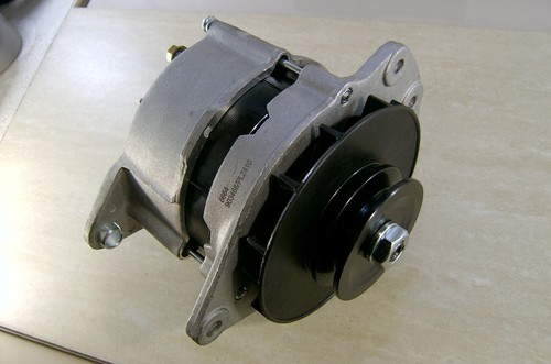 marine insulated earth alternator 70amp universal fit 8 or 10mm mounting bolts - Picture 9 of 21