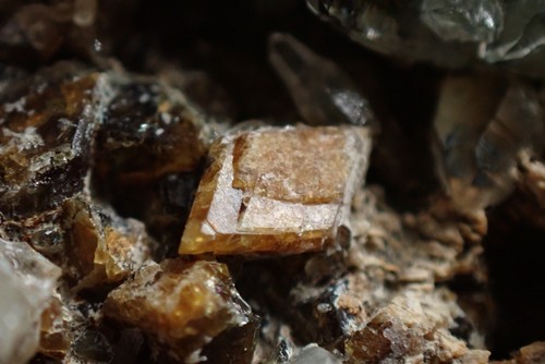 ARROJADITE * FINE CRYSTALS + QUARTZ + SOUZALITE !!! Rapid Creek, Yukon, CANADA