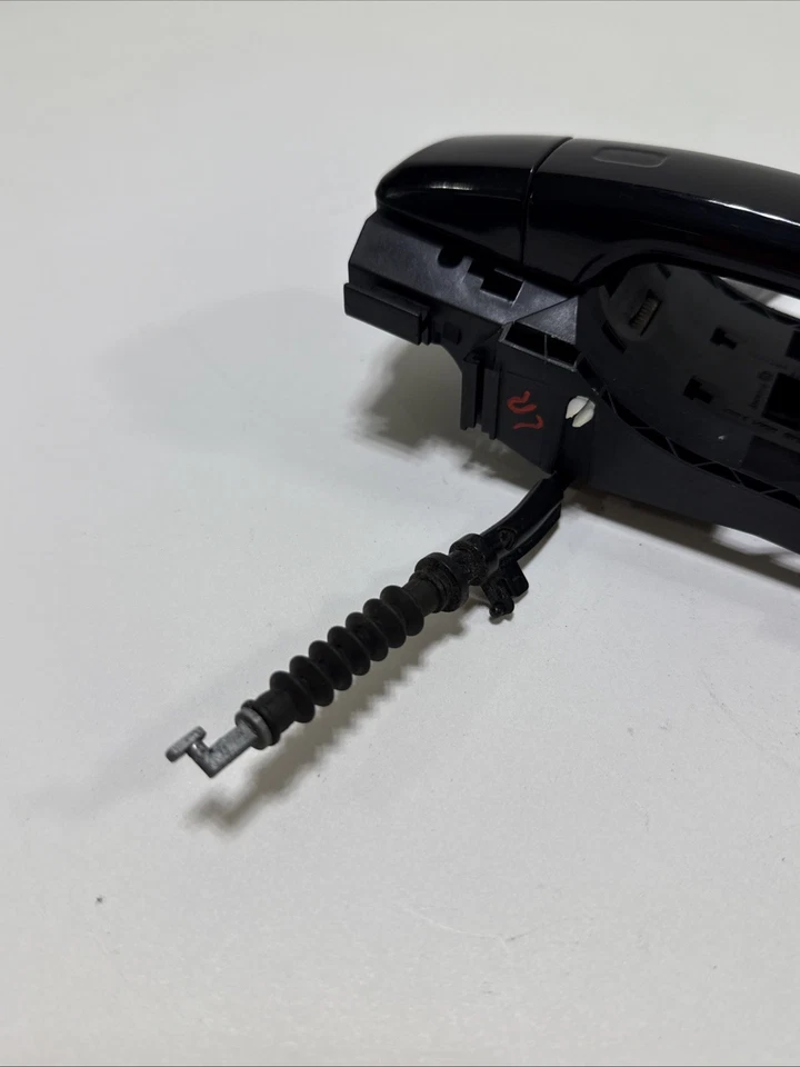 AUDI A3 QUATTRO 2015-2020 MANIJA DE PUERTA EXTERIOR TRASERA IZQUIERDA CON SOPORTE OEM Foto 2 de 4