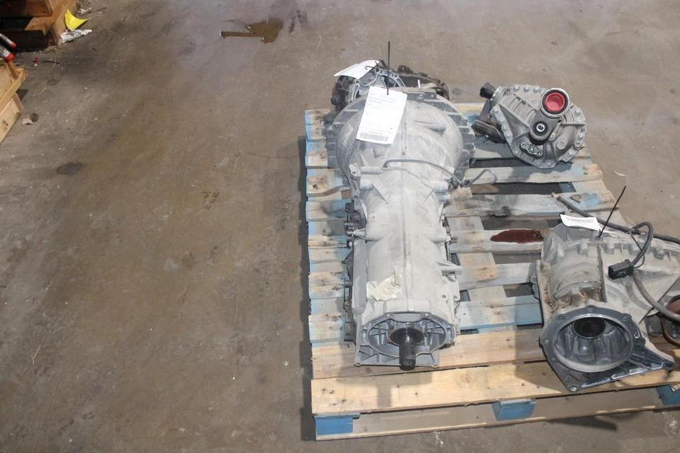 Used Automatic Transmission Assembly fits: 2016 Land rover Range rover sport AT - Imagem 3 de 4