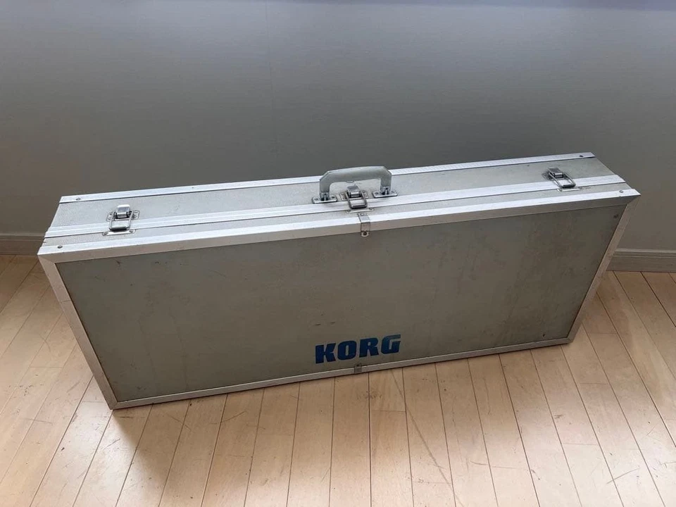 "Needs Repair"Korg Polysix PS-6 Synthesizer 61-Key Japan Vintage w/Hard case - Image 2 of 4