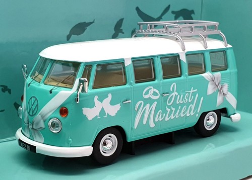 Corgi Appx 9cm Long Diecast CC02737 - VW Campervan - Just Married - 第 1/4 張圖片
