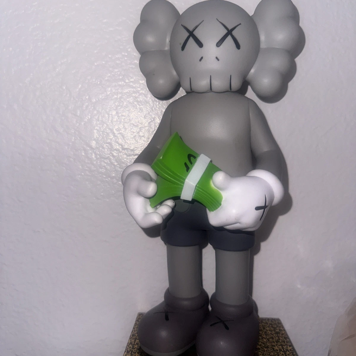 kaws KAWS Companion 1:6 Designer & Urban Vinyl Action Figures for