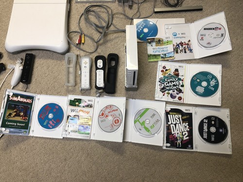 Wii Mega Bundle-Wii Sports+Wii Fit+5 games+5 Controllers+ Wii Fit Board + Cords - Picture 10 of 12