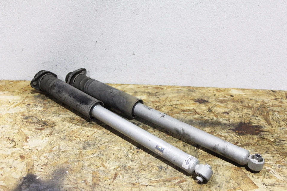 L1283 2000-2003 BMW 325Ci Suspensión Trasera Puntal CONV CUPÉ Juego Trasero Derecha + Derecha  Foto 3 de 4