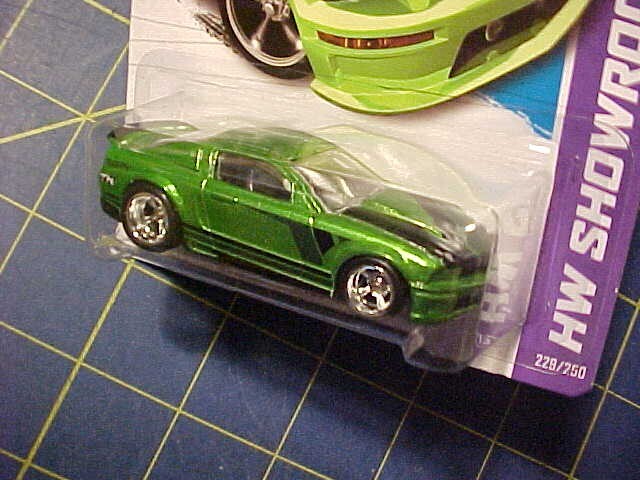 HOT WHEELS '07 FORD MUSTANG SUPER TREASURE HUNT! HW SHOWROOM
