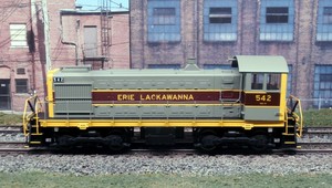 ATLAS-SILVER-HO-10-001-471-HO-ERIE-LACKAWANNA-542-ALCO-S-2-SWITCHER-DCC-READY