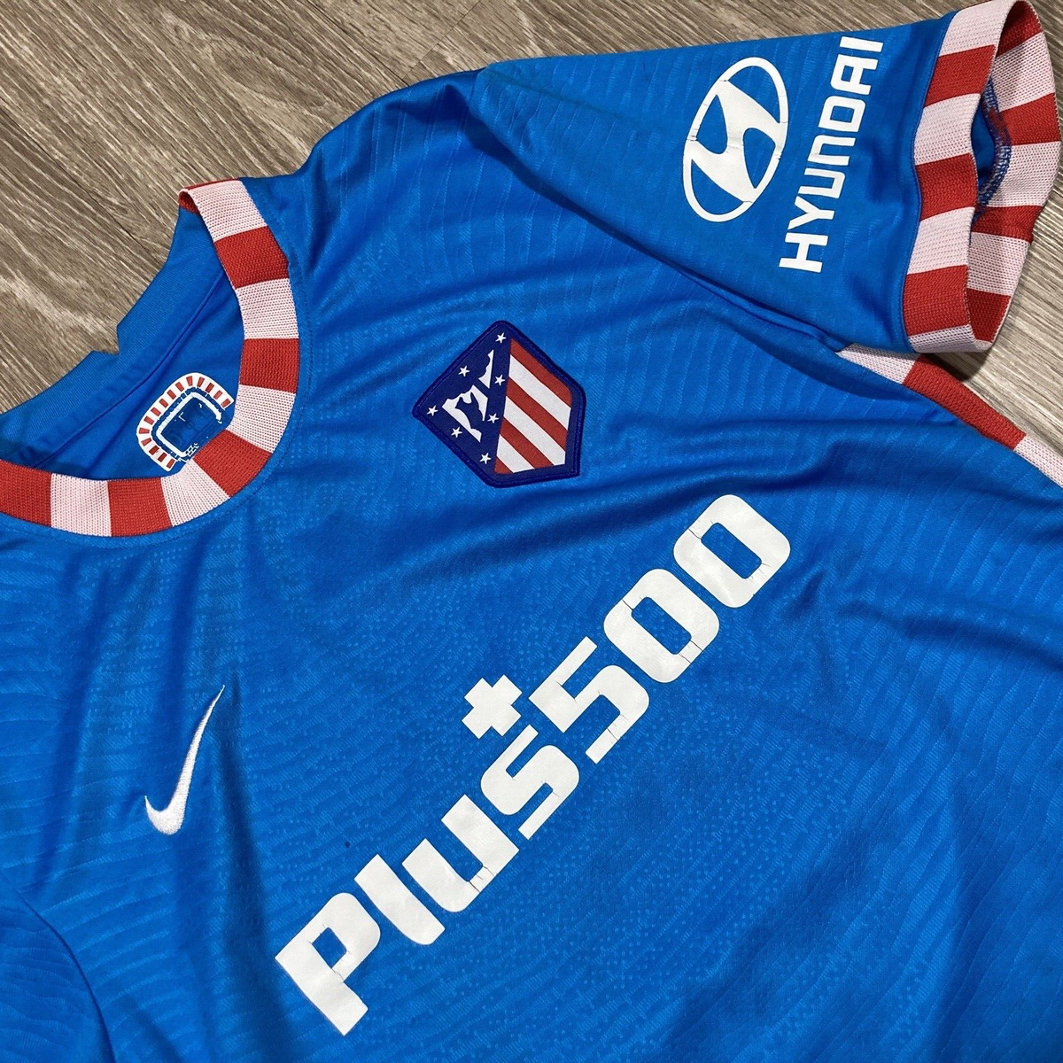 Atletico Madrid Jersey L Lex #8 Soccer Futbol Kit FC La Liga