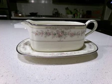 NORITAKE SHENANDOAH GRAVY BOAT WITH UNDERPLATE