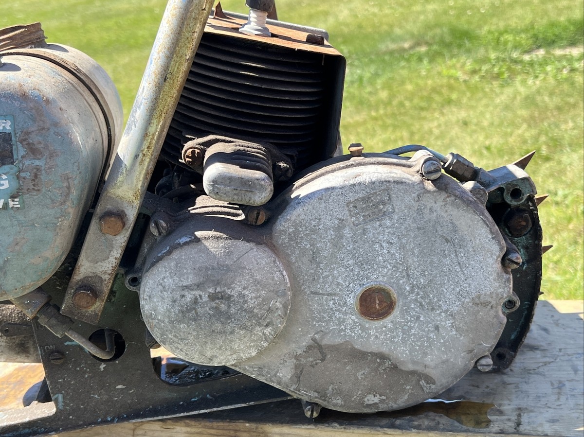 VINTAGE SEARS & ROEBUCK GEAR DRIVE CHAINSAW MODEL