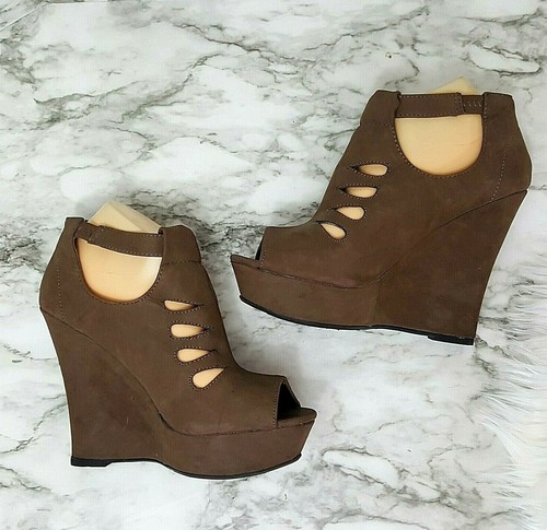 Qupiol sandalo con zeppa donna taglia 7,5 marrone fibbia fustellata - Foto 1 di 13