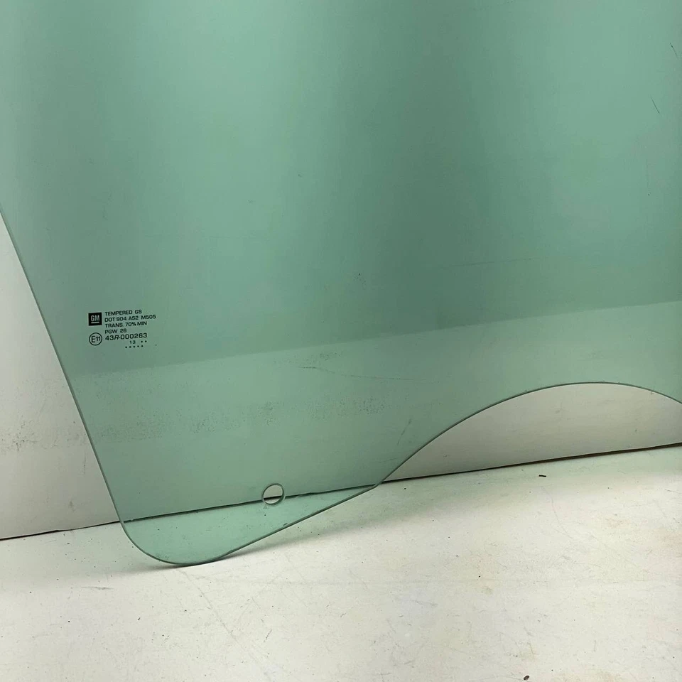Chevrolet Malibu 2014 puerta delantera derecha ventana vidrio OEM 23151655 Foto 2 de 4