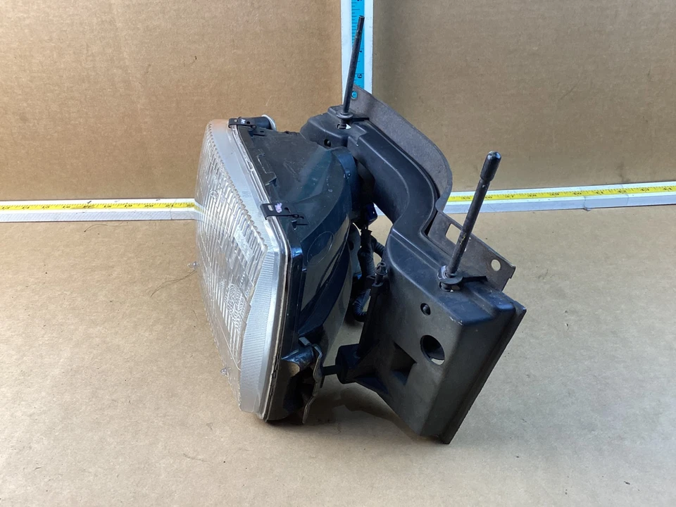 Conjunto de faros delanteros derecho del lado del pasajero Chevrolet Blazer S10 1995-1997 Foto 3 de 4