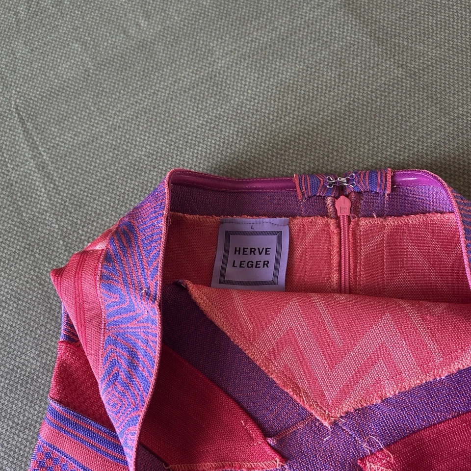 Herve Leger Strapless Bodycon Bandage Dress Size Large - Image 4 of 4