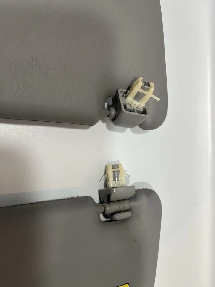 2001 - 2007 年丰田 Highlander 司机和乘客侧遮阳板一对灰色 — 第 4/4 张图片