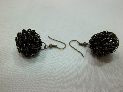 NEW MACY'S BLACK TONE WIRE WIDE TWINE-LOOK ROUND PIERCED EARRINGS......NICE - Picture 3 of 3