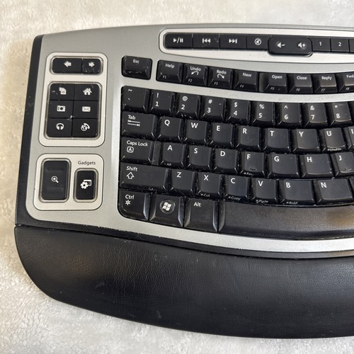 Microsoft Wireless Laser Keyboard 6000 v2.0 Model 1074. No Receiver. Turns On - Picture 4 of 10
