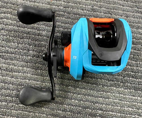Okuma Fuel Spin Fishing Reel 7.2 Blue/Orange RH Retrieve (LH REEL)