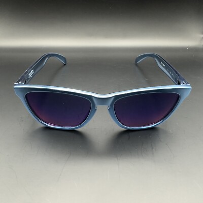 Oakley White and Blue Sunglasses Shawn White Oakley Shaun White Frogskin Blue Chrome w/ Positive Red  main image 3