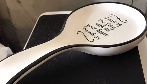 Fig and Fern-Ceramic Spoon Rest-Embossed-“Trust The Lord”-Prov. 3:5-NEW - Picture 5 of 5