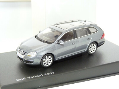 Autoart 1K9.099.300.D7X 1/43 2007 Volkswagen Golf V Variant Diecast Model Car