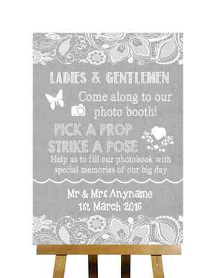 Personalisiertes Hochzeitsschild grau Sackleinen & Spitzeneffekt Requisite auswählen Photobooth