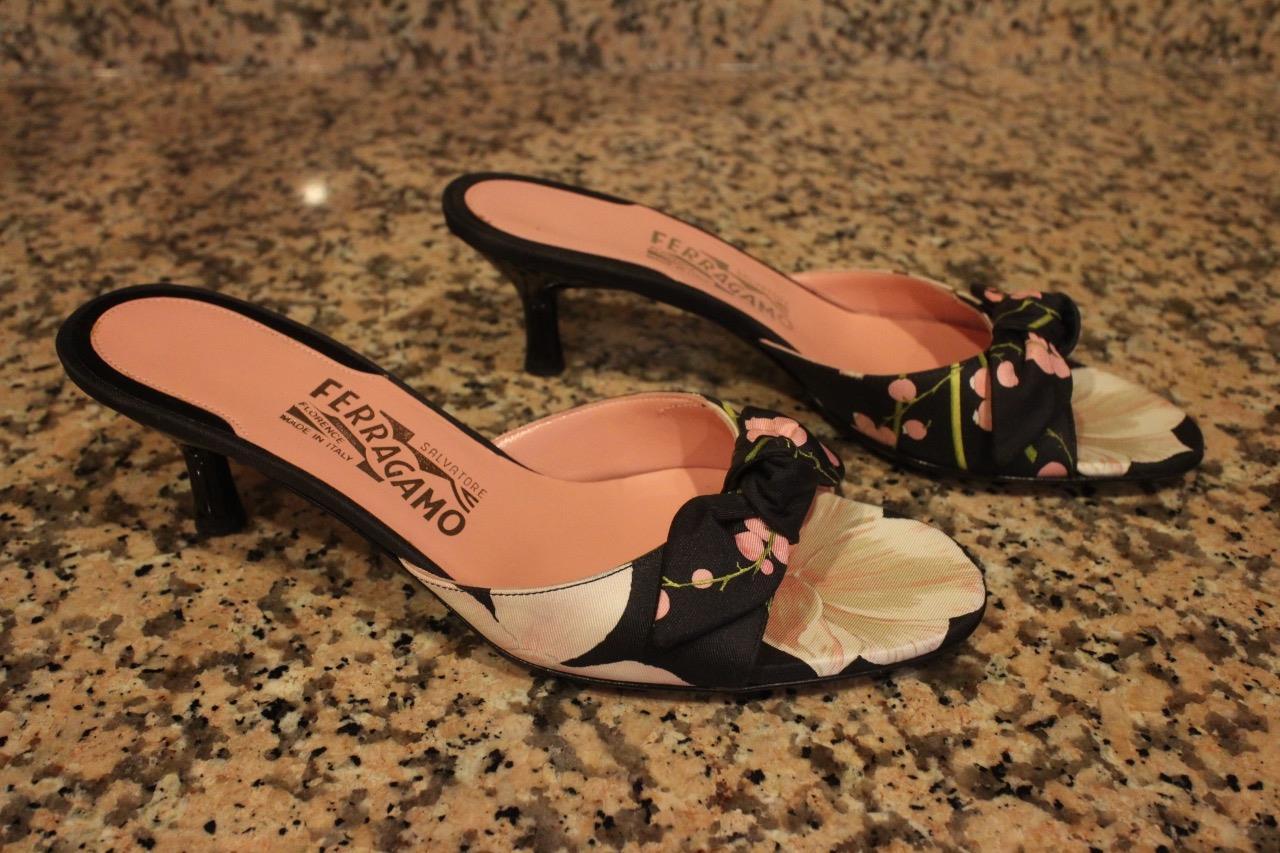 Salvatore Ferragamo Women's Pink Floral Slip SLIDE Heels Size 7AA (TACO500 Salvatore Ferragamo Women's Pink Floral Slip SLIDE Heels Size 7AA (TACO500