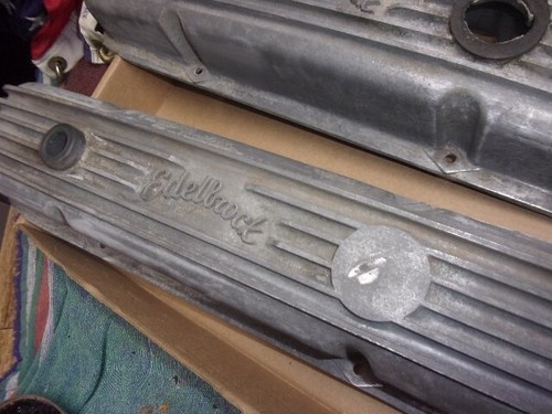 VINTAGE EDELBROCK FINNED VALVE COVER ALUMINIUM SBC SET - Picture 4 of 4