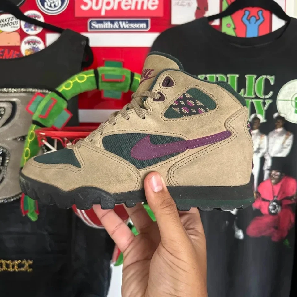 Botas de caminhada vintage Nike Caldera ACG 940406-IB tamanho 7,5W - Imagem 2 de 4