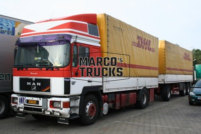 LKW Foto MAN F2000 Planensattelzug Polen rot DHL Deutsche Post World Net #b5bz