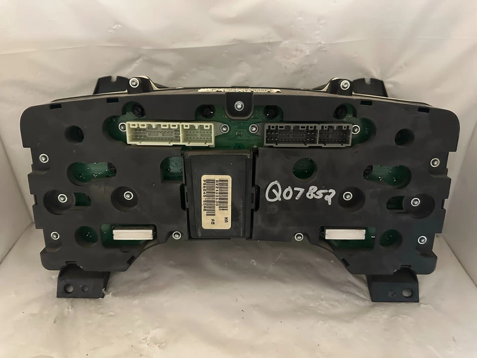 Dodge Ram 1500/2500/3500 Pickup Speedometer Cluster 2004 y 05 173.365 millas gas Foto 2 de 3