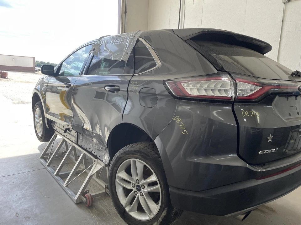 Used Right Door Mirror fits: 2016 Ford Edge Power body color cap approach lamps Foto 4 de 4