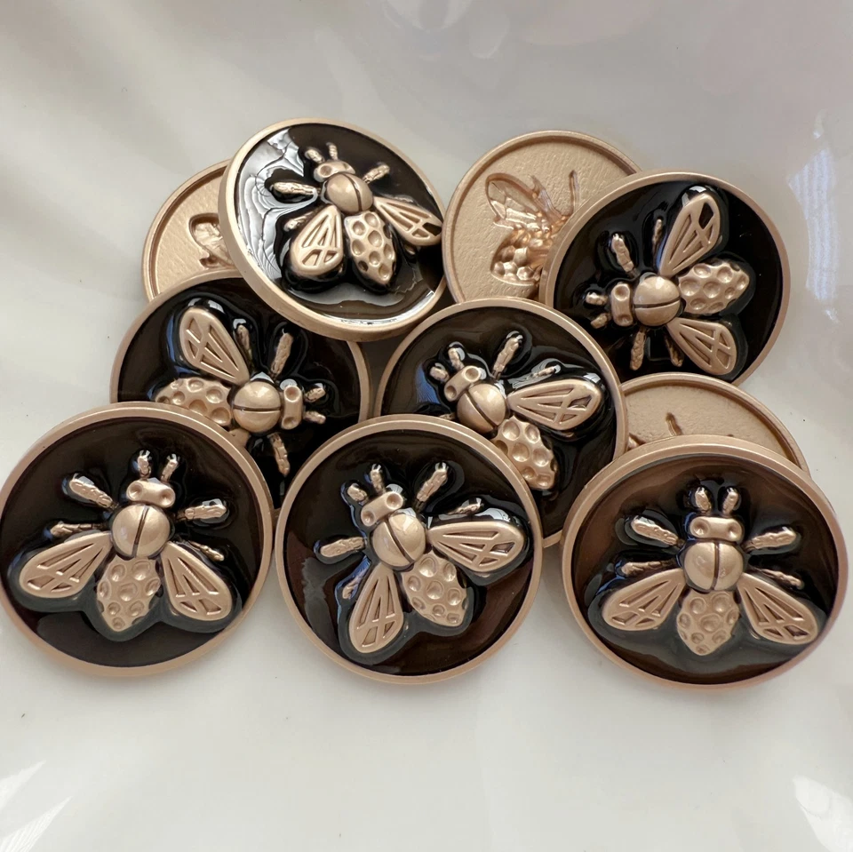 10PC Matte Gold Black Enamel Bee Shank Metal Buttons 23mm - Image 4 of 4